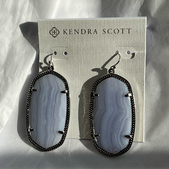 NWT Kendra Scott RARE & Retired Danielle Earrings Blue Lace Agate & Silver W😍W - Picture 11 of 12